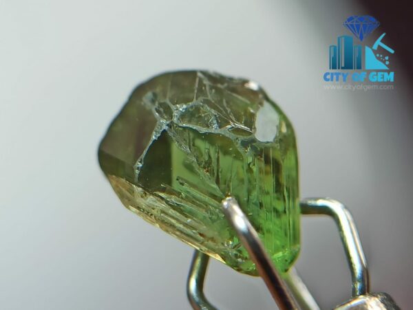 Excellent transparent Rare Natural Chrysoberyl Alexandrite Complete Crystal with growth Marks City of gem Ratnapura