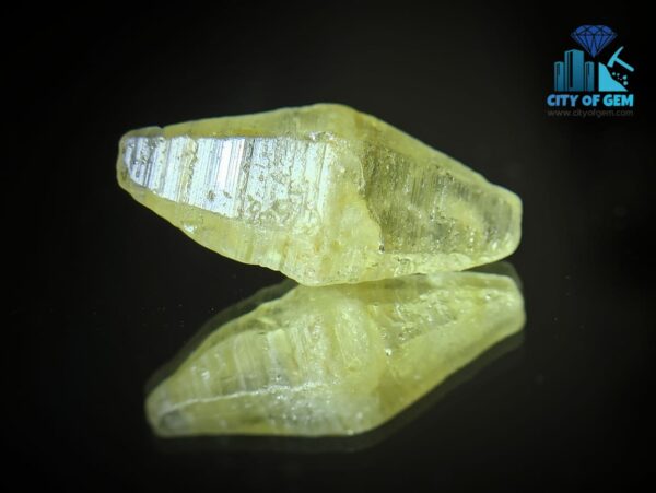 1_Natural Double Terminated Bipyramidal White Sapphire Complete Crystal City of gem ratnapura