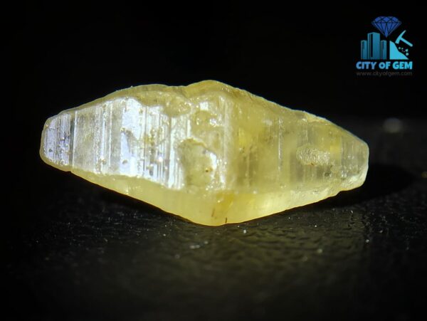 1_Natural Double Terminated Bipyramidal White Sapphire Complete Crystal City of gem ratnapura
