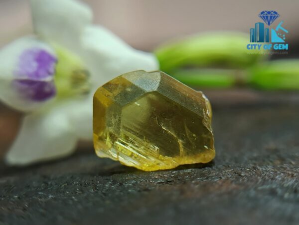 Rare Natural Chrysoberyl Crystal Couple With Naturally Occurred Growth Marks