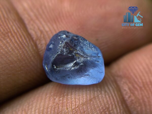 FACET GRADE CEYLON NATURAL BLUE SAPPHIRE ALLUVIAL ROUGH