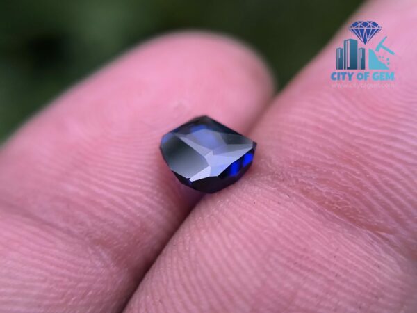 Ceylon Rambuka Vivid Royal Blue Sapphire